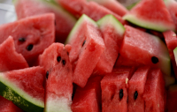Προσοχή στο καρπούζι: Τι μπορεί να προκαλέσει η υπερκατανάλωσή του