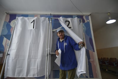 Ουκρανία: Τα πρώτα αποτελέσματα στα «δημοψηφίσματα» δείχνουν συντριπτικό «ναι» υπέρ της προσάρτησης