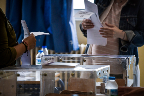 Δημοσκόπηση MRB για το Open: Στο 32,3% η ΝΔ -Μπρα ντε φερ ΣΥΡΙΖΑ - ΠΑΣΟΚ (16%-14%), σε άνοδο η Νέα Αριστερά