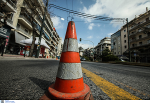 Καραμπόλα αυτοκινήτων στην Κηφισίας, μποτιλιάρισμα στο ύψος του ΚΑΤ