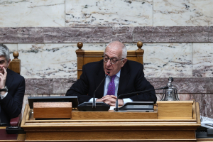 Κακλαμάνης σε Χούπα: Η δικογραφία ανακοινώθηκε και είναι στη διάθεση των βουλευτών