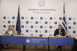 Θεοδωρίδου: «Τα επικαιροποιημένα εμβόλια αντιμετωπίζουν μεταλλάξεις που δεν έχουν εμφανιστεί»