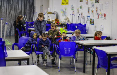 Τα παιδιά στην Ουκρανία λαχταρούν να επιστρέψουν στις τάξεις τους