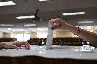 Opinion Poll: Κάτω από 10 μονάδες η διαφορά ΝΔ - ΠΑΣΟΚ - Ο Κασσελάκης υπεύθυνος για την κρίση του ΣΥΡΙΖΑ
