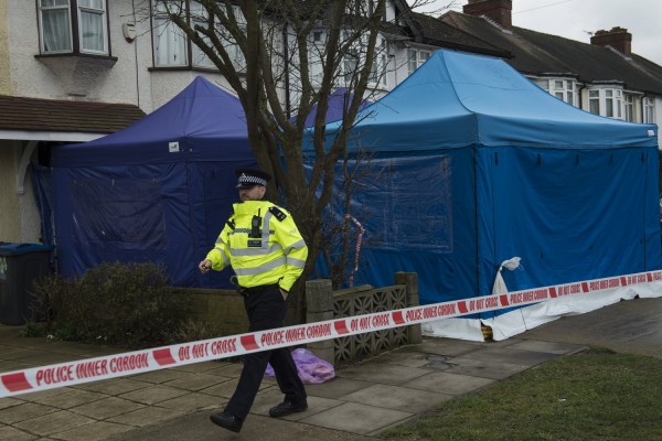 Πανικός στο Λονδίνο: Ύποπτο δέμα κοντά στα γραφεία της Cambridge Analytica