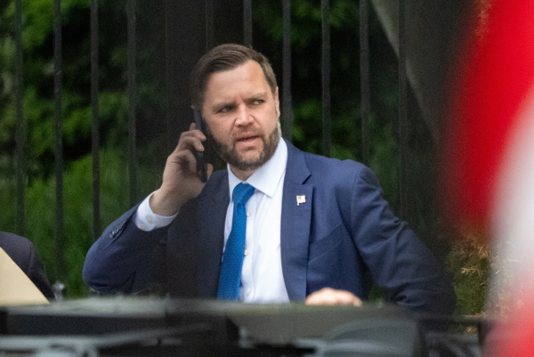 O Βανς παραδέχεται ότι έχει εκφράσει ανησυχίες εν μέσω του πολέμου στο Ιράν - Είναι η δουλειά μου