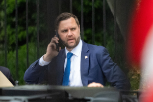 O Βανς παραδέχεται ότι έχει εκφράσει ανησυχίες εν μέσω του πολέμου στο Ιράν - Είναι η δουλειά μου