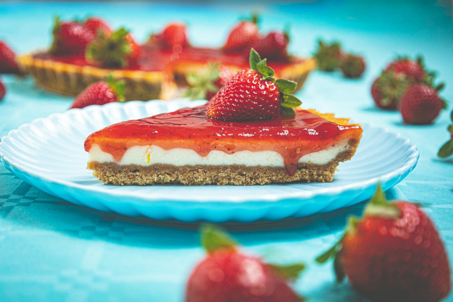 Ψητό cheesecake με φράουλες, το γλυκό έκπληξη στο τραπέζι της Λαμπρής