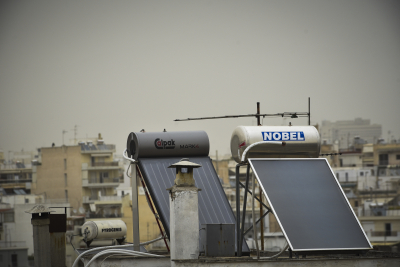 «Ώρα μηδέν» για την επιδότηση ηλιακού θερμοσίφωνα: Με ποια ΑΦΜ ξεκινούν σήμερα οι αιτήσεις