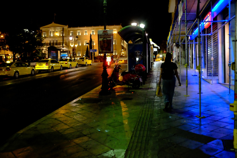 Απαγόρευση κυκλοφορίας και lockdown: Μετά τα νησιά σειρά παίρνουν τα αστικά κέντρα, οι περιοχές που «βράζουν»