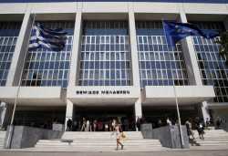 Υπόμνημα κατέθεσε η Γ. Τσατάνη ενώ στρέφεται κατά Παπαγγελόπουλου - Θάνου