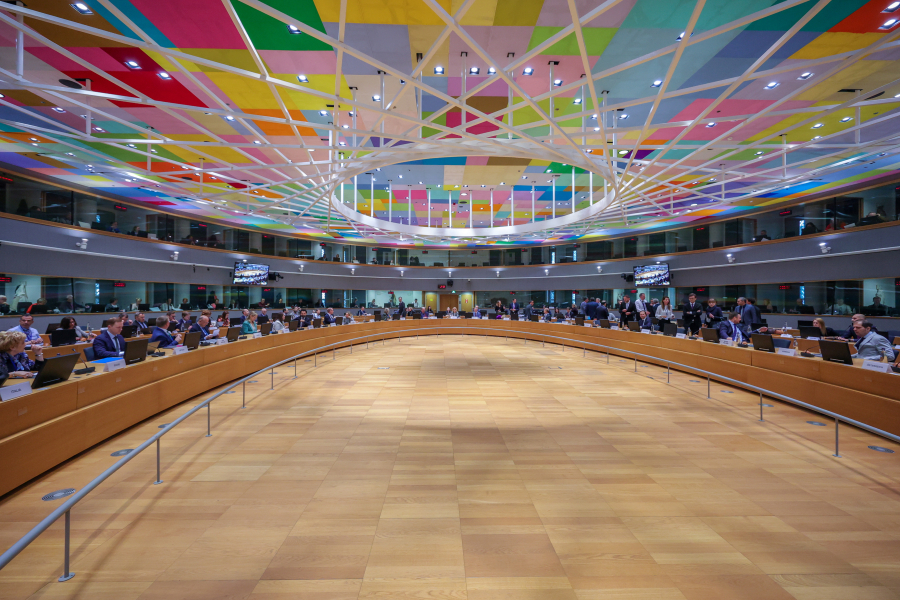 Ευρωπαϊκή Επιτροπή: Τέλος τα μέτρα στήριξης της ενέργειας έως το τέλος του 2023 και περικοπή δαπανών το 2024