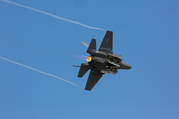 Βρετανικό μαχητικό F-35 συνετρίβη στη Μεσόγειο - Σώος ο πιλότος