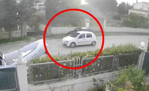 Τροχαίο δυστύχημα στη Λούτσα: Το συγκινητικό «αντίο» μαθητών στον 15χρονο, τα νεότερα για τους ανήλικους τραυματίες