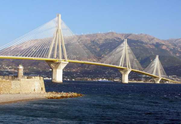 Αύριο το πρωί θα συνεχιστούν οι έρευνες για τον εντοπισμό ατόμου που πιθανόν να έπεσε από τη γέφυρα Ρίου – Αντιρρίου