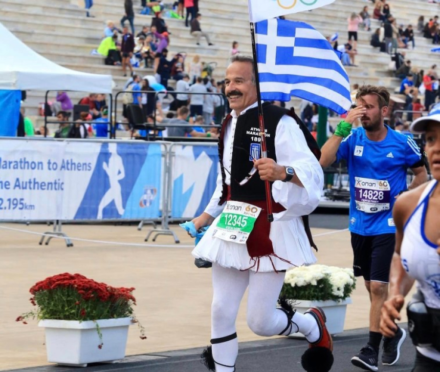 Έκλεψαν την παραδοσιακή ενδυμασία μαραθωνοδρόμου και δεν μπορεί να τρέξει την Κυριακή - Δίνει αμοιβή σε όποιον τη βρει