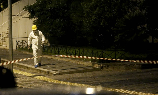 Έκρηξη βόμβας έξω από τράπεζα, απέναντι από το υπουργείο Εργασίας