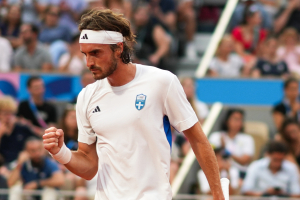 Τσιτσιπάς: Θρίλερ με το δίπλωμα οδήγησης - Η λατρεία για τα supercars και την ταχύτητα