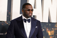 Το 2008 ο 50 Cent βοήθησε να μεταμορφωθεί ένας παραμελημένος κήπος στο Κουίνς με σύστημα συλλογής βρόχινου νερού. Σήμερα ο χώρος φέρει ακόμα το όνομά του