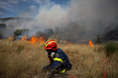 Στα… κόκκινα ο κίνδυνος πυρκαγιάς το Σαββατοκύριακο, ποιές περιοχές κινδυνεύουν