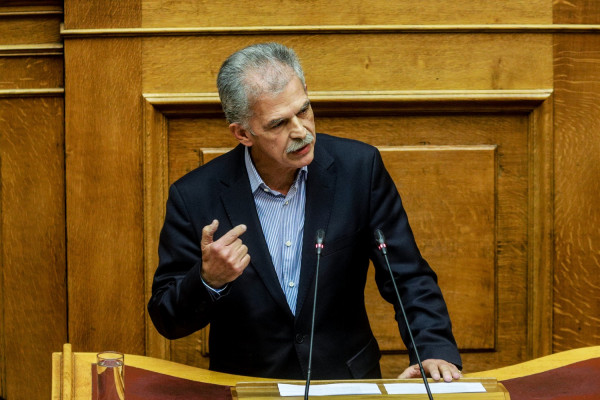 Εκτακτο: Υποπτο αντικείμενο στο σπίτι του Δανέλλη - Πυροτεχνουργοί στο σημείο