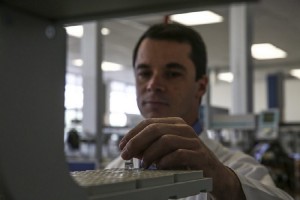 Ανοίγει ο δρόμος για αιματολογικό τεστ διάγνωσης του συνδρόμου χρόνιας κόπωσης