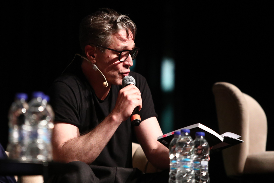 Αιμίλιος Χειλάκης και Αθηνά Μαξίμου έζησαν τον πύρινο εφιάλτη στα Κύθηρα - «Μας άφησαν στο έλεος του Θεού» (Βίντεο)