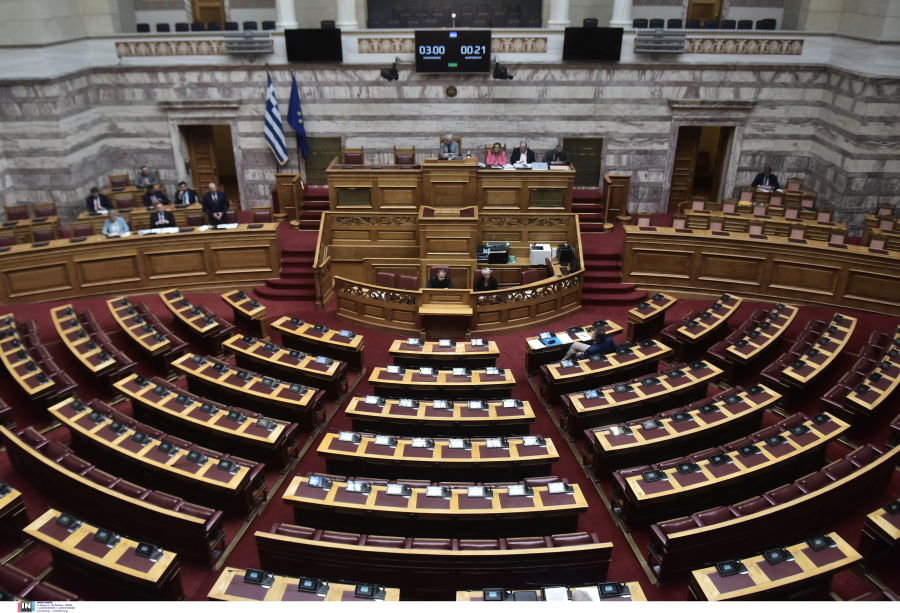 Υπεγράφη η ΚΥΑ για τις επιστροφές μέρους εσόδων από τους προμηθευτές ηλεκτρικής ενέργειας