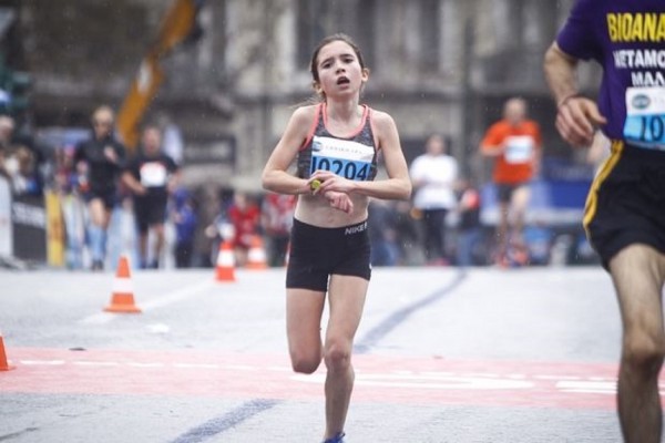 Η 12χρονη που έκλεψε την παράσταση στον Ημιμαραθώνιο Αθήνας