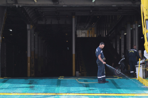 Δώρο Πάσχα αλλά και Χριστουγέννων 2020 στους άνεργους ναυτικούς