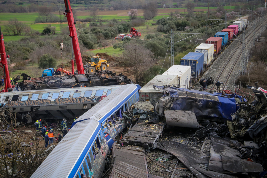 Δημοσκόπηση Pulse: Το 66% δεν είναι ικανοποιημένο από τη διαχείρηση για τα Τέμπη