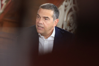 Ο Τσίπρας επικεντρώνει στην κυβέρνηση, ο Καρτερός ξεκαθαρίζει, η Χαριλάου Τρικούπη επιμένει στη σύγκρουση!