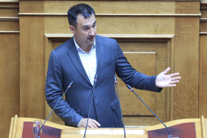 Χαρίτσης: «Η κυβέρνηση έχει το δικό της σημαντικό μερίδιο ευθύνης στους πολέμους του Ισραήλ»
