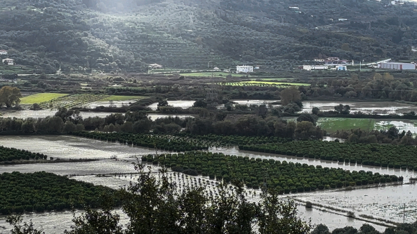 Έρχεται νέα κακοκαιρία τις επόμενες ώρες: Φέρνει ακόμη και χιόνια αλλά και χειμωνιάτικο κρύο