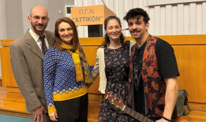 Το Τρένο στο Ρουφ κάνει θεατρικές παραστάσεις σε δημόσια νοσοκομεία της Αττικής