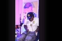 Ράπερ πυροβόλησε κατά λάθος μέσα από το παντελόνι του - «Ποιος πυροβόλησε ποιον;»