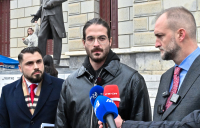 Άρης Μουγκοπέτρος: «Αισθάνθηκε ότι απειλείται» λέει o δικηγόρος της εν διαστάσει συζύγου του
