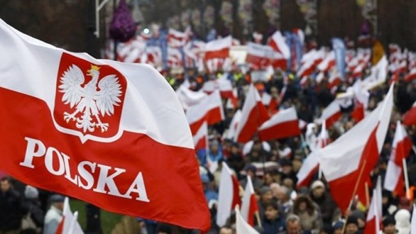 Χιλιάδες άνθρωποι στους δρόμους της Βαρσοβίας σε μια &quot;Πορεία για την Ελευθερία&quot;