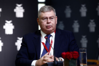 Κανένα placement στην HELLENiQ ENERGY στον «ορατό ορίζοντα», το στοίχημα Σιάμισιη με τα μερίδια αγοράς της Elpedison και η Aegean Marine Petroleum Network Inc