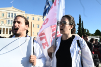 Γιατροί ΕΣΥ: Τριπλά δικαιωμένοι για τις μνημονιακές περικοπές στον μισθό τους