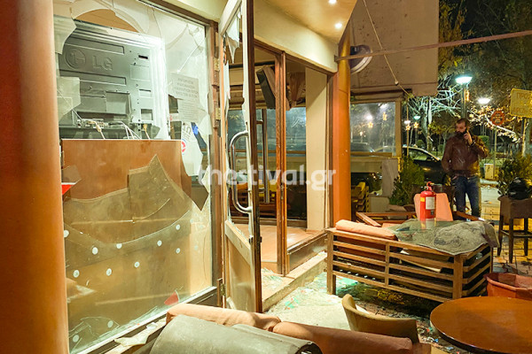 Άγρια συμπλοκή μεταξύ οπαδών στην Καλαμαριά