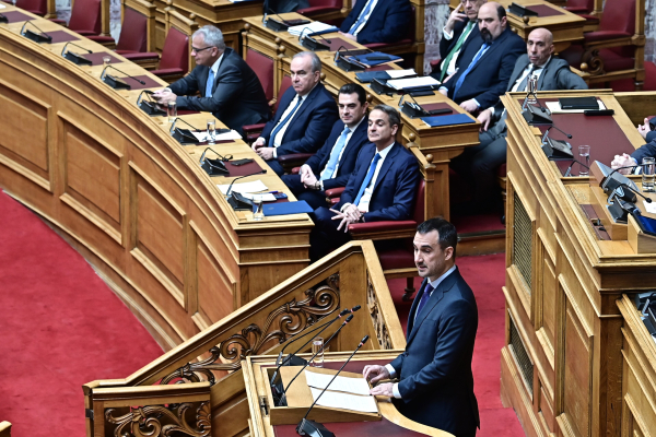 Σφυροκόπημα Χαρίτση και.... ΣΥΡΙΖΑίων για ταύτιση Κασσελάκη - Μητσοτάκη στη φορολογία