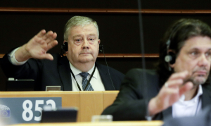 Qatargate: Ελεύθερος με βραχιολάκι και ο Ταραμπέλα