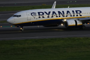 Ryanair: Δεν αντιμετωπίζει πρόβλημα με τα καύσιμα τον Μάιο - Αμφιβολίες για τον Ιούνιο