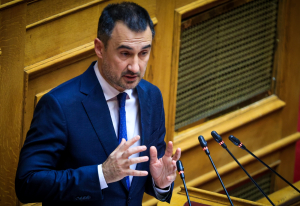 Χαρίτσης: Κυβερνητικά στελέχη και εγχώριοι ακροδεξιοί αναζητούν επικοινωνία με τον Μασκ
