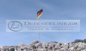 Κρήτη: Γερμανοί αξιωματικοί κατέβασαν την ελληνική σημαία και ύψωσαν τη Γερμανική