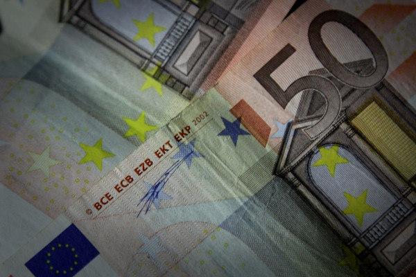 ΕΦΚΑ: Στα 1.175,83 ευρώ και στα 391,31 ευρώ διαμορφώθηκαν οι μέσοι μισθοί πλήρους και μερικής απασχόλησης