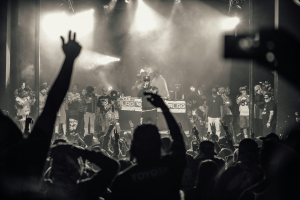 Η HoodGroove σβήνει 10 κεράκια και το γιορτάζει με hip hop live πάρτι
