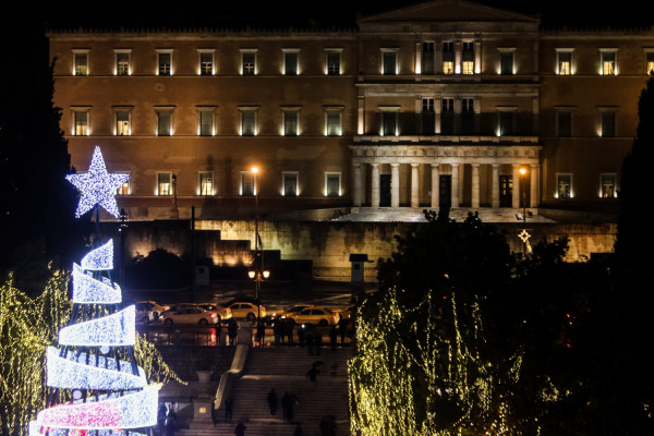 Ο δήμος Αθηναίων επαναλαμβάνει το 3D projection mapping στο Σύνταγμα