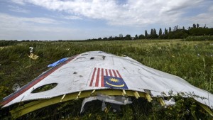 Η ΕΕ και το ΝΑΤΟ κάλεσαν τη Ρωσία να «αναγνωρίσει την ευθύνη της» στην καταστροφή της πτήσης MH17